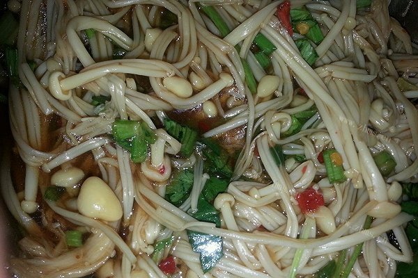 家常凉拌金针菇