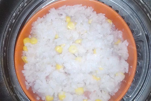 腊肠玉米粒蒸米饭
