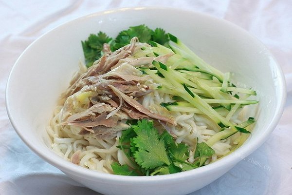 鸡丝凉面