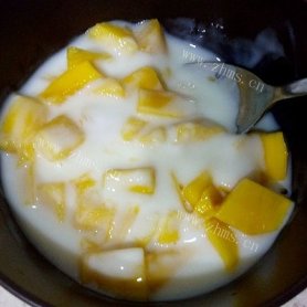 酸奶芒果沙拉