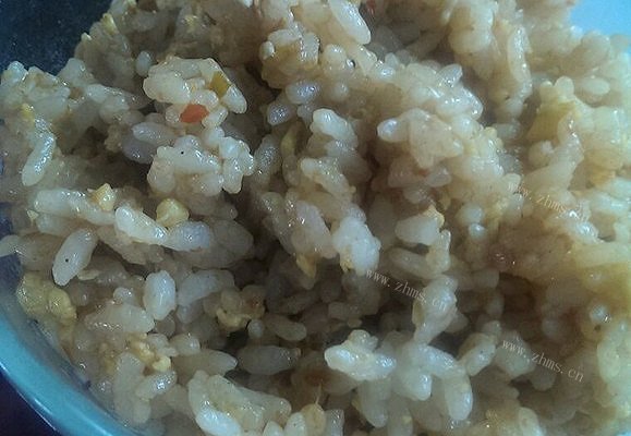家常版菜鸟级辣酱炒饭（超好吃超简单）