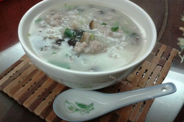 家常皮蛋瘦肉粥