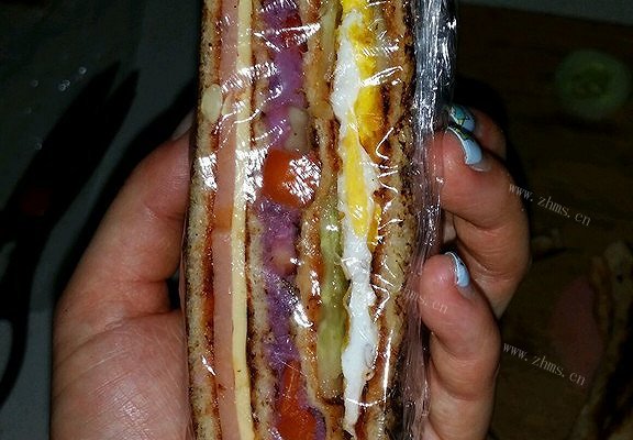 火腿紫薯鸡蛋三明治
