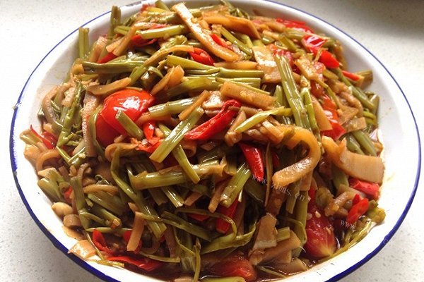 家常酸笋炒空心菜梗