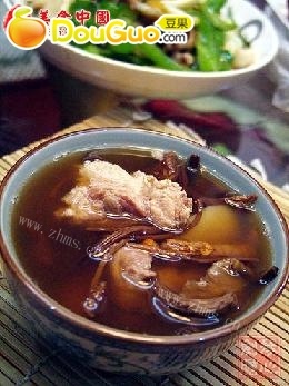 营养茶树菇炖排骨汤