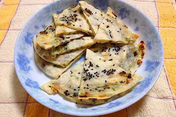 自制黑芝麻香菇葱油饼