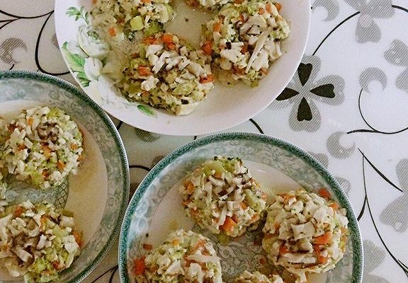 自制无油营养蔬菜豆腐瘦肉蒸饼