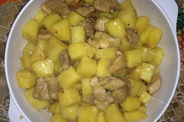 家常土豆炖肉