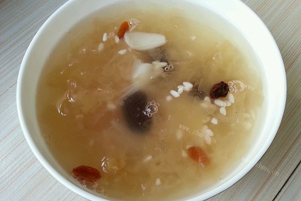乐乐自家菜-银耳百合醪糟