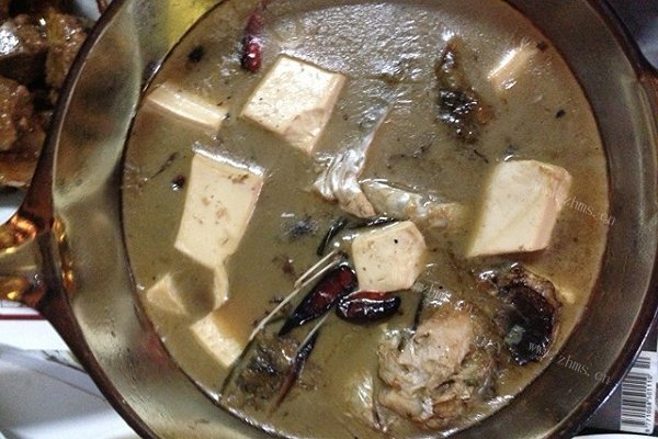 川味鲫鱼炖豆腐