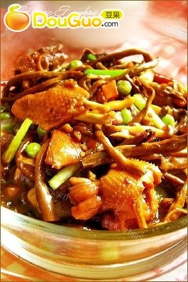 好吃的三色蘑菇炖香鸡