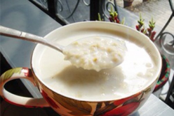 牛奶燕麦粥