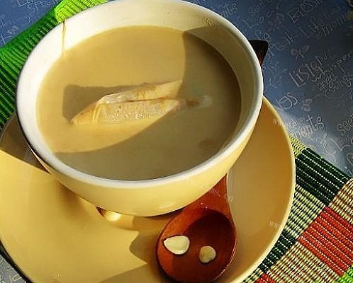 养颜佳品：杏仁奶茶