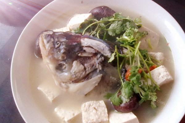 鱼头豆腐汤