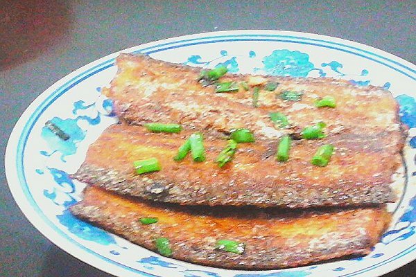 油煎带鱼