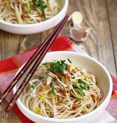 川味麻辣鸡丝凉面