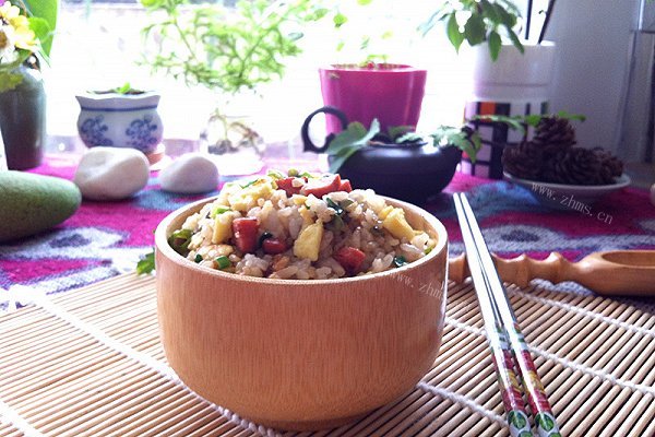 肠仔鸡蛋酱油炒饭