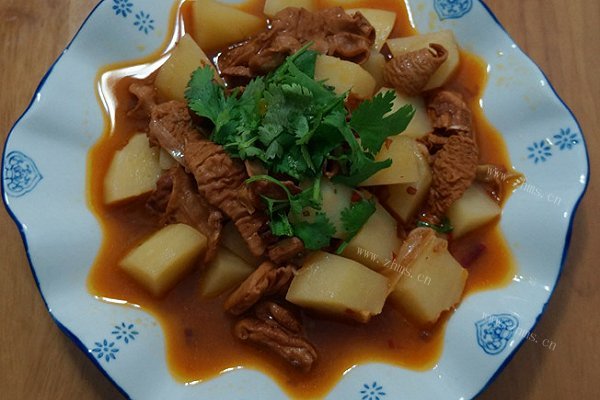 土豆烧肥肠