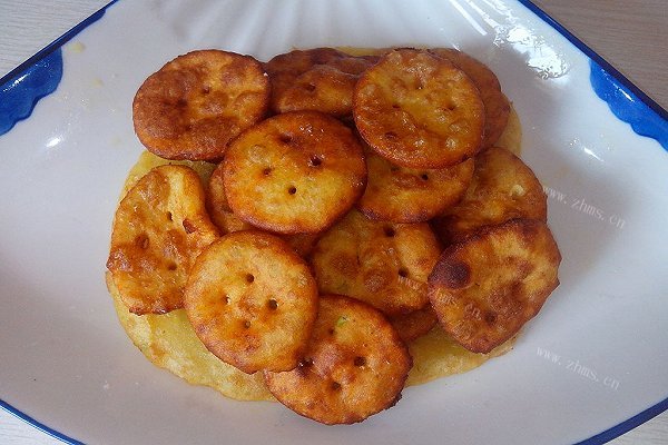 自制葱香纽扣土豆饼