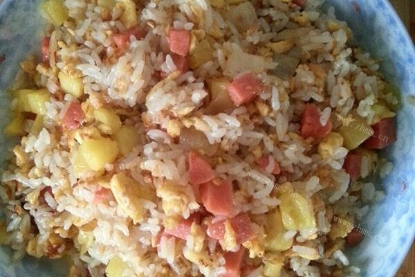 自制菠萝炒饭