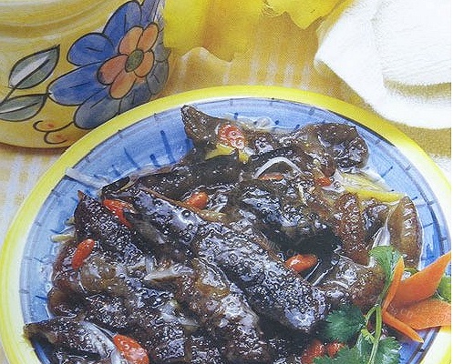 美味的枸杞子焖海参