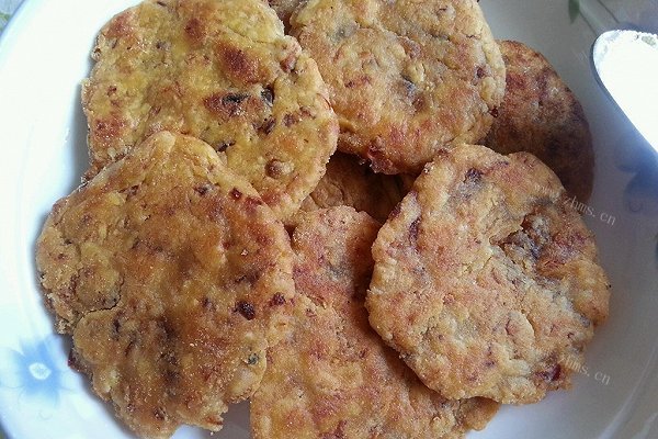 乐乐自家菜-猪肉棒子面酥饼