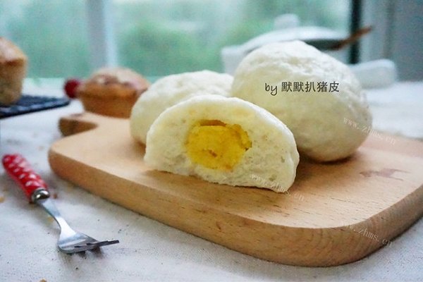 蜜汁咸蛋黄包子