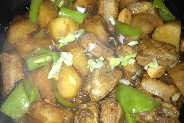 红烧土豆排骨