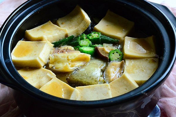 私房鲟龙鱼头豆腐砂锅