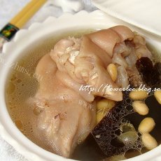 营养的黄豆海带猪脚汤