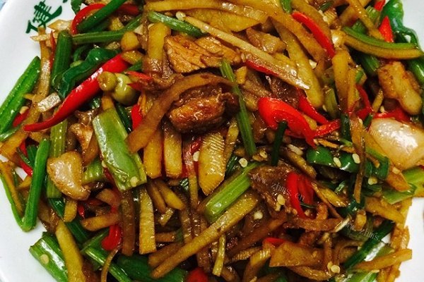 美味芹菜炒土豆
