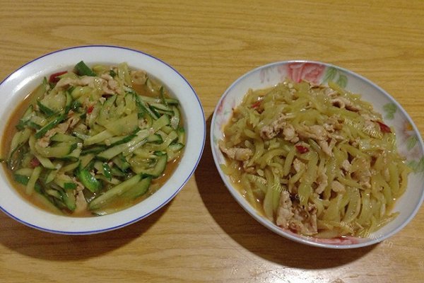 莴笋丝炒肉片、黄瓜炒肉片