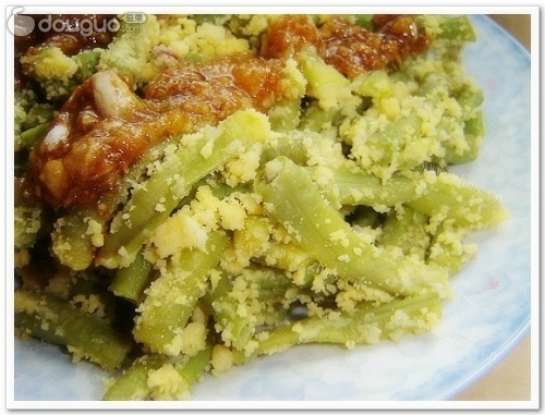玉米面蒸豆角