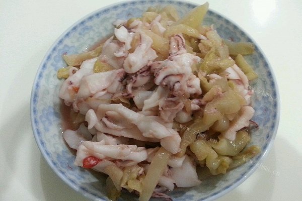 咸菜炒鲜鱿