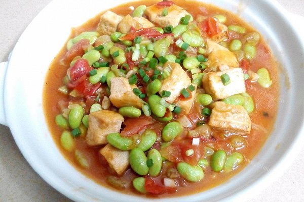 家庭版西红柿豆腐炒毛豆