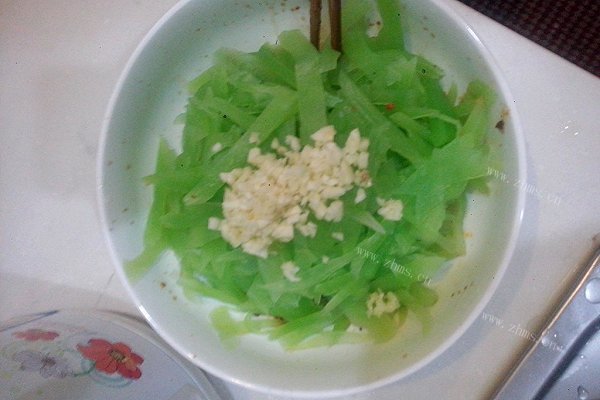 自创凉拌窝笋丝