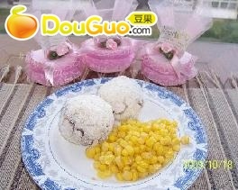 椰蓉红豆饭团