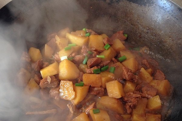 美味土豆红烧肉～速成