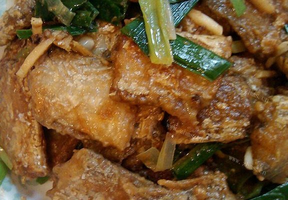 家常菜红烧带鱼