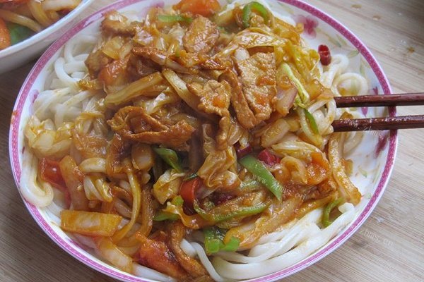 色香味俱全的新疆拌面