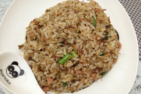 美味的牛肉碎炒饭