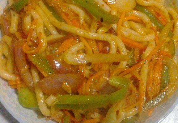 自制辣白菜炒乌冬面