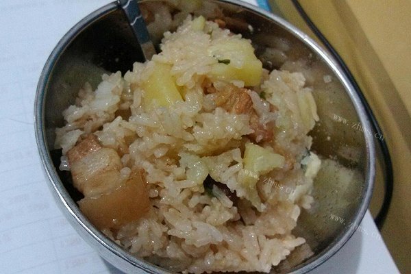 家常土豆焖饭