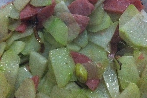 原汁原味佛手瓜炒肉，超简单