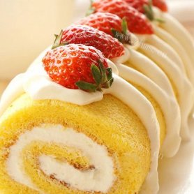 草莓鲜奶油蛋糕卷