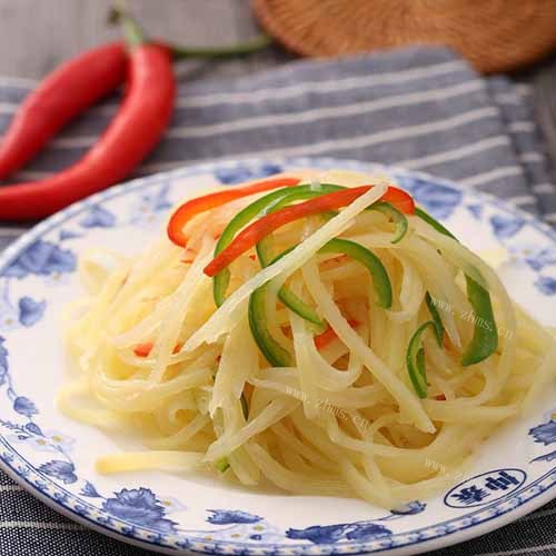 美味的清炒土豆丝 