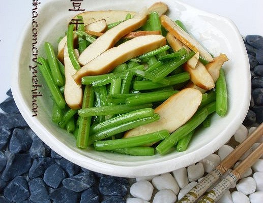 健康的茼蒿炒豆干