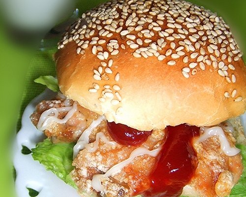 早餐在家吃-香辣鸡腿汉堡