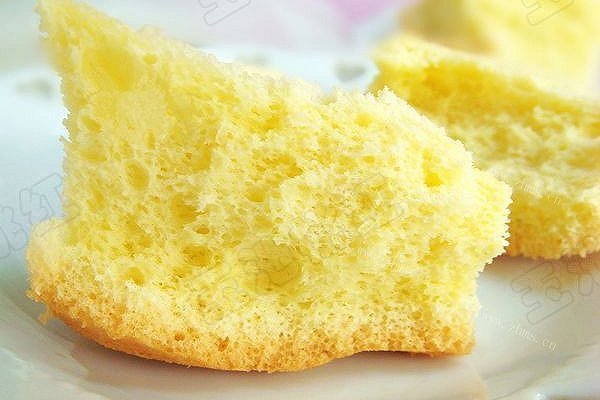 自制电饭煲版无油健康蛋糕