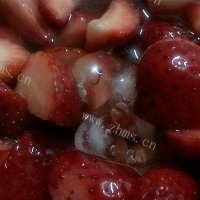 自制草莓柠檬鸡尾酒